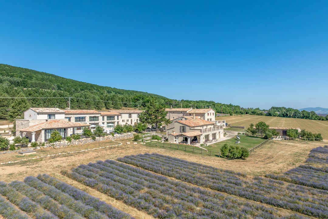 100 - Domaine Château du Bois: Villa: Exterior