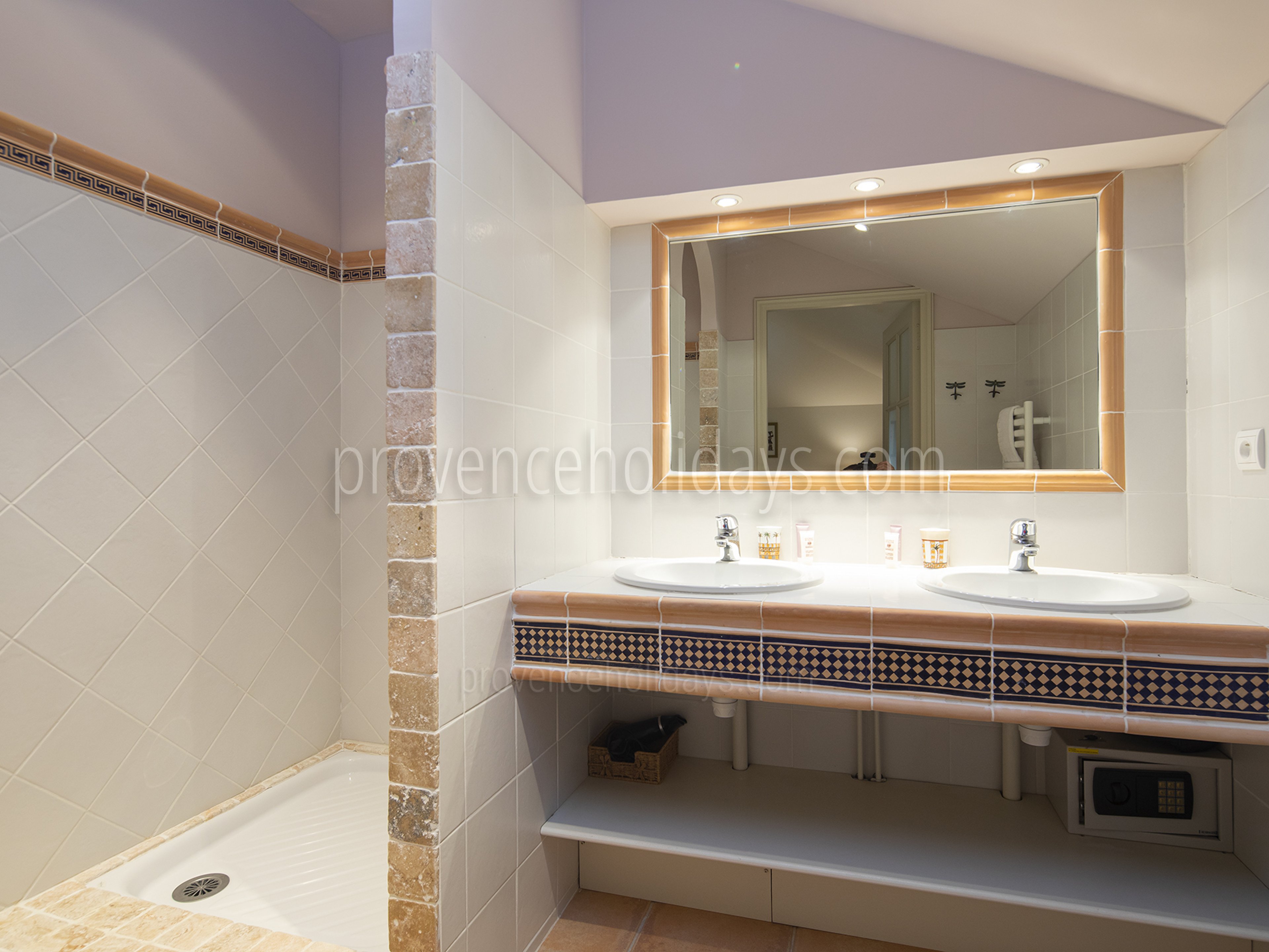 45 - Bastide Lacoste: Villa: Bathroom
