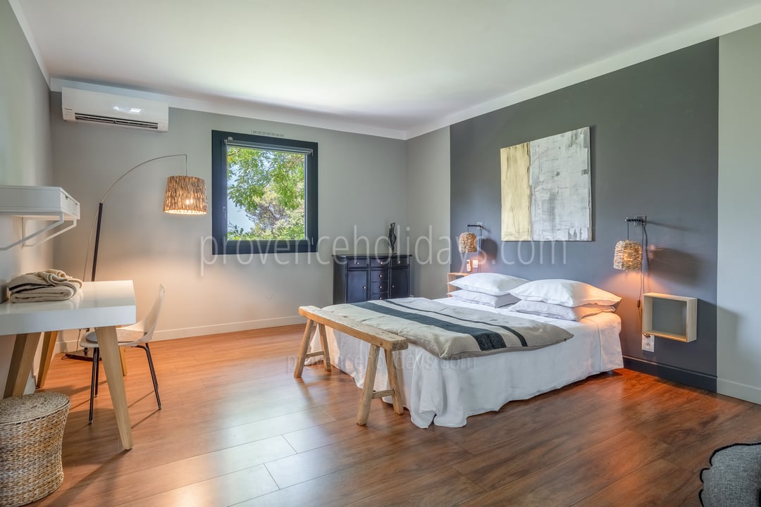 32 - Chez Chloé: Villa: Bedroom