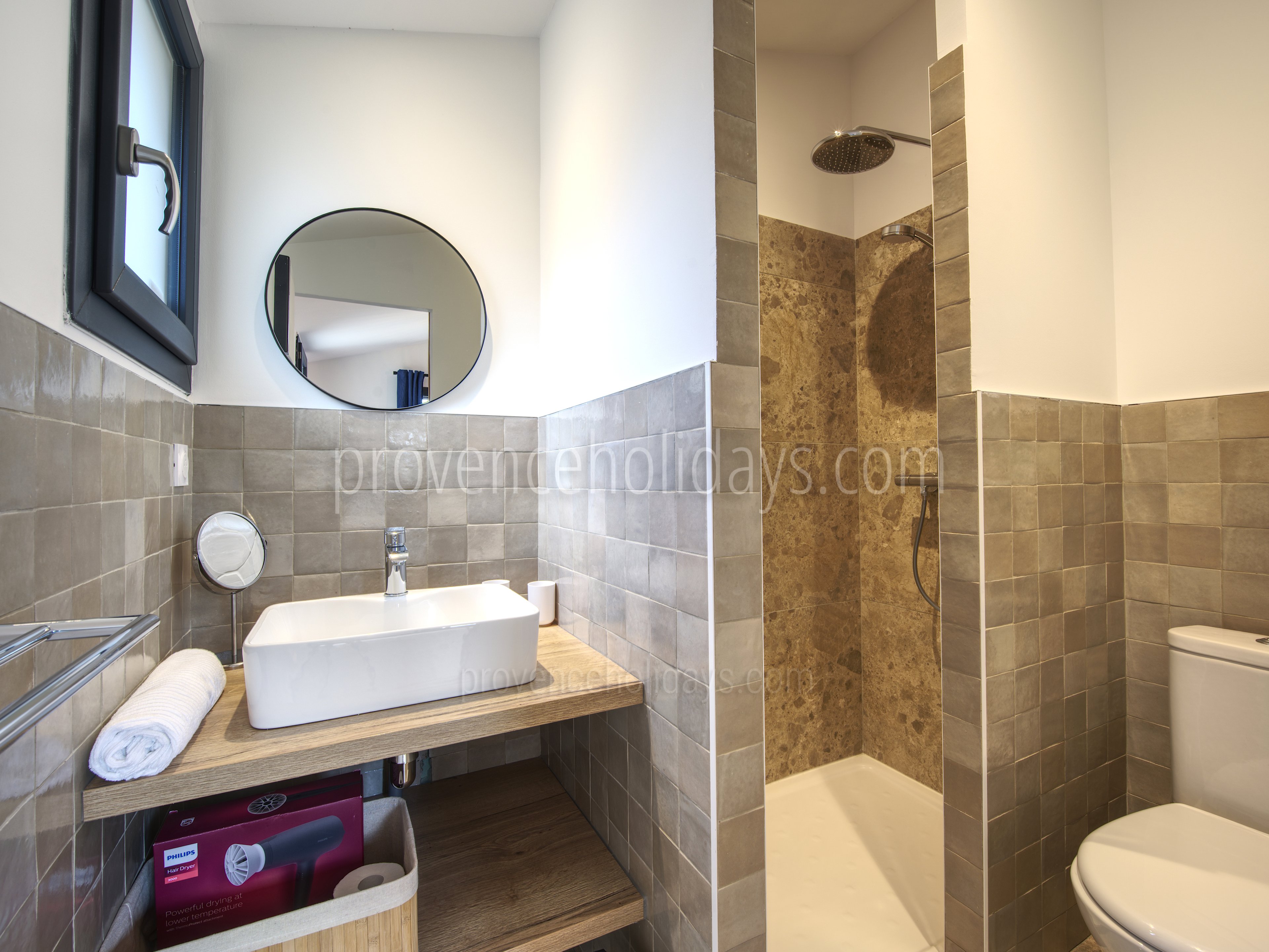 22 - Mazet du Paradou: Villa: Bathroom
