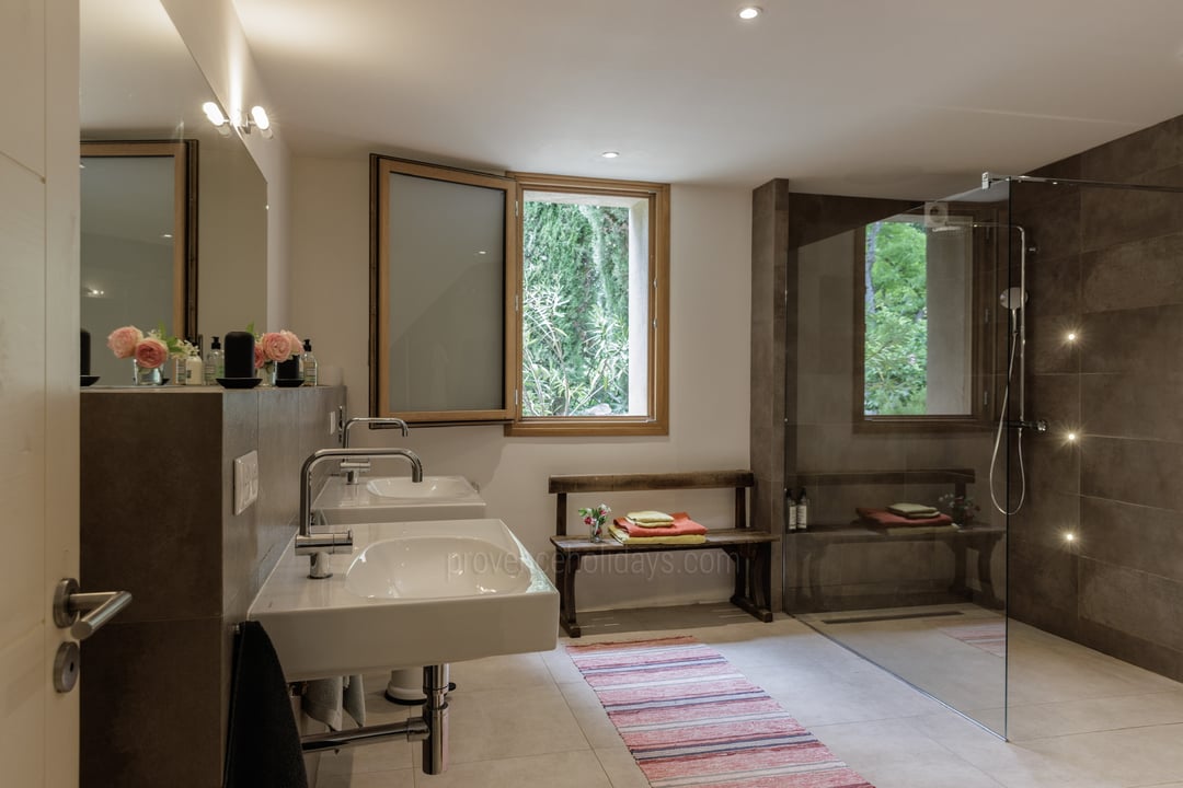 63 - Mas des Sources: Villa: Bathroom