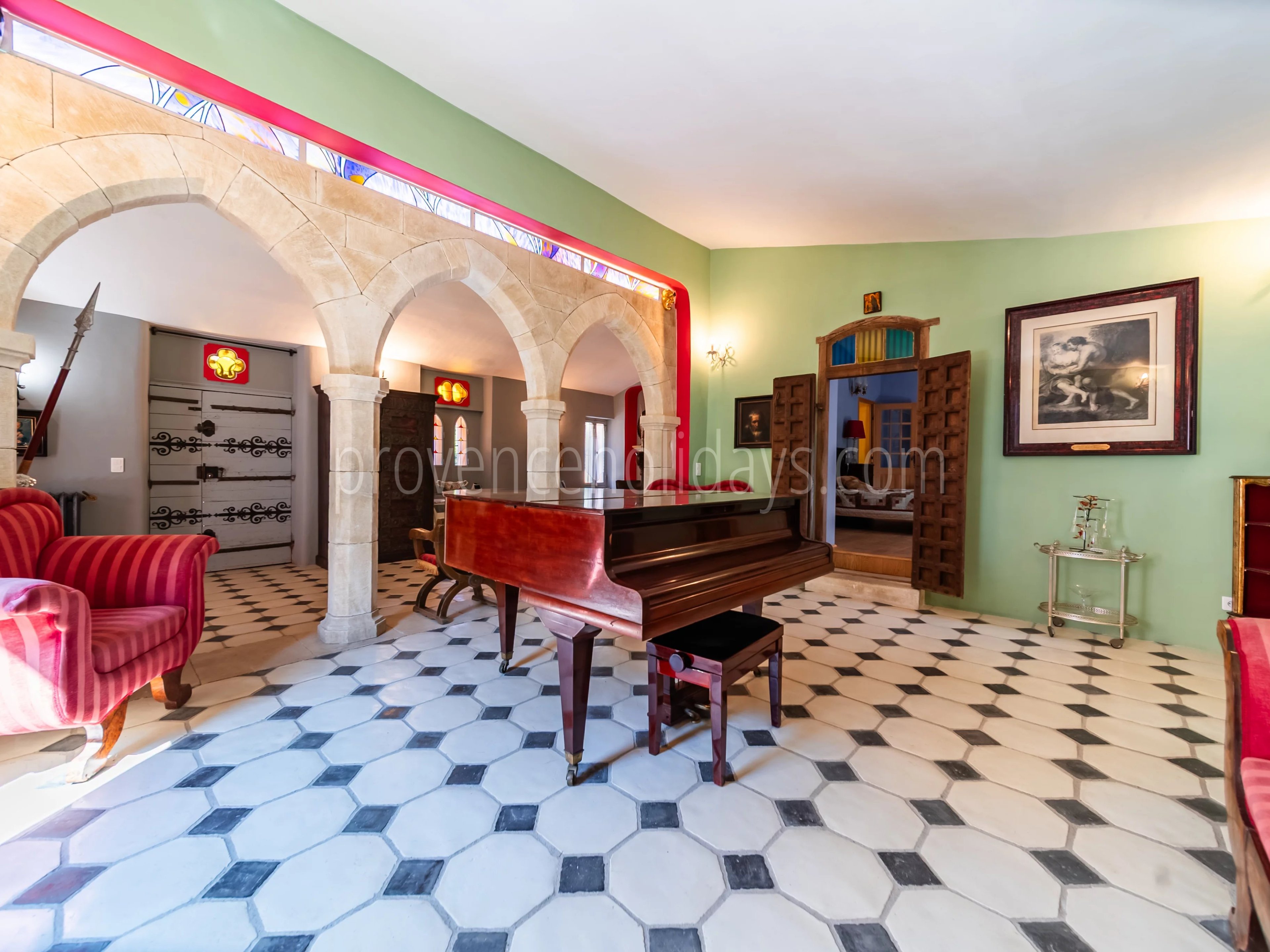 19 - Character estate in Cucuron: Villa: Interior