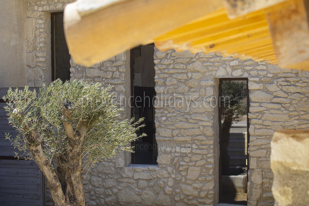 12 - Mas des Lions: Villa: Exterior