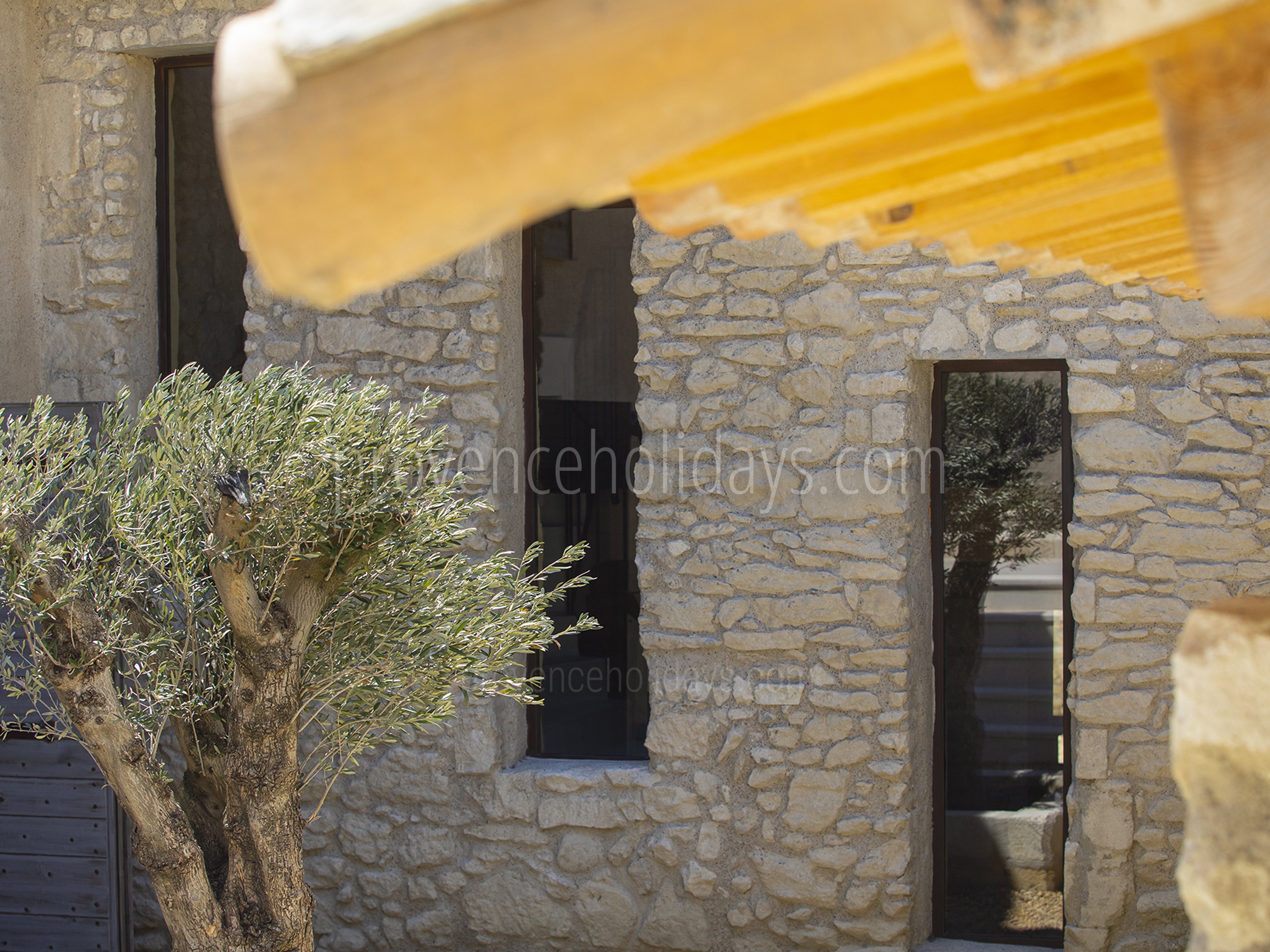 12 - Mas des Lions: Villa: Exterior