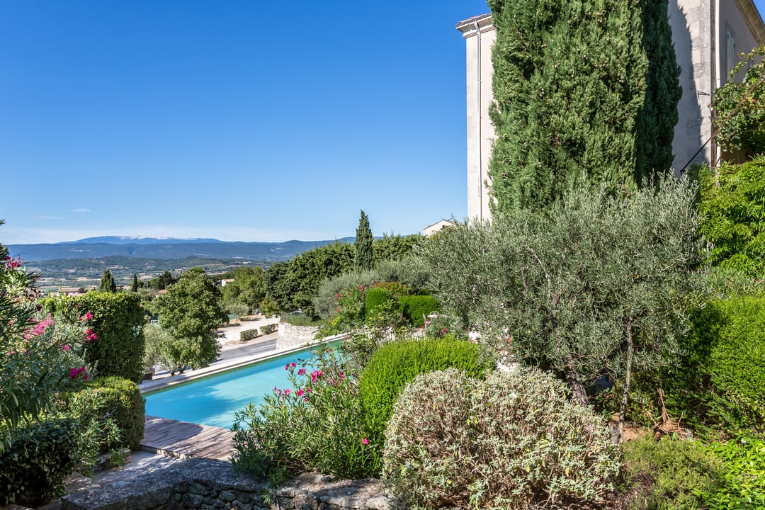 9 - Villa Luberon: Villa: Exterior