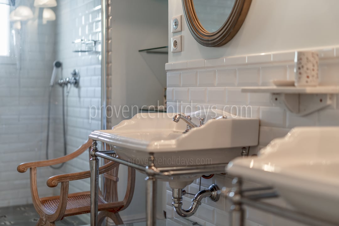 41 - Mas du Cours: Villa: Bathroom