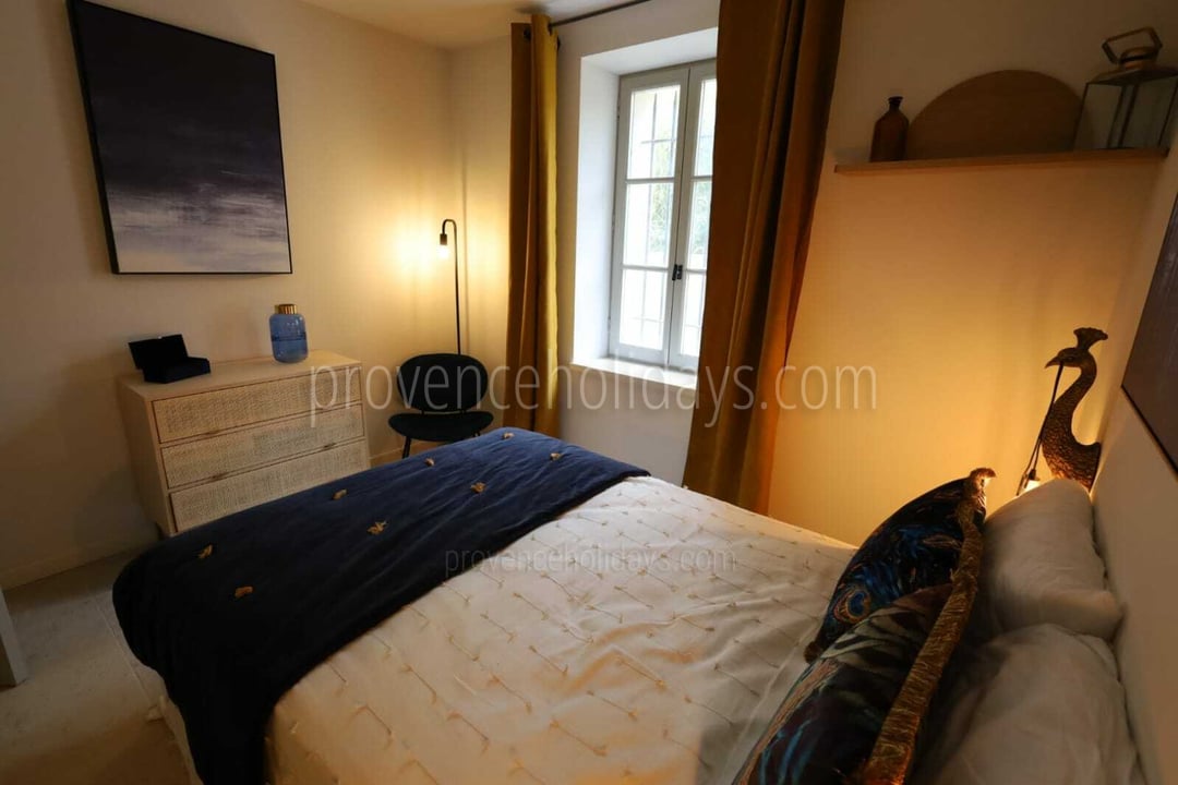 68 - Mas Van Gogh: Villa: Bedroom
