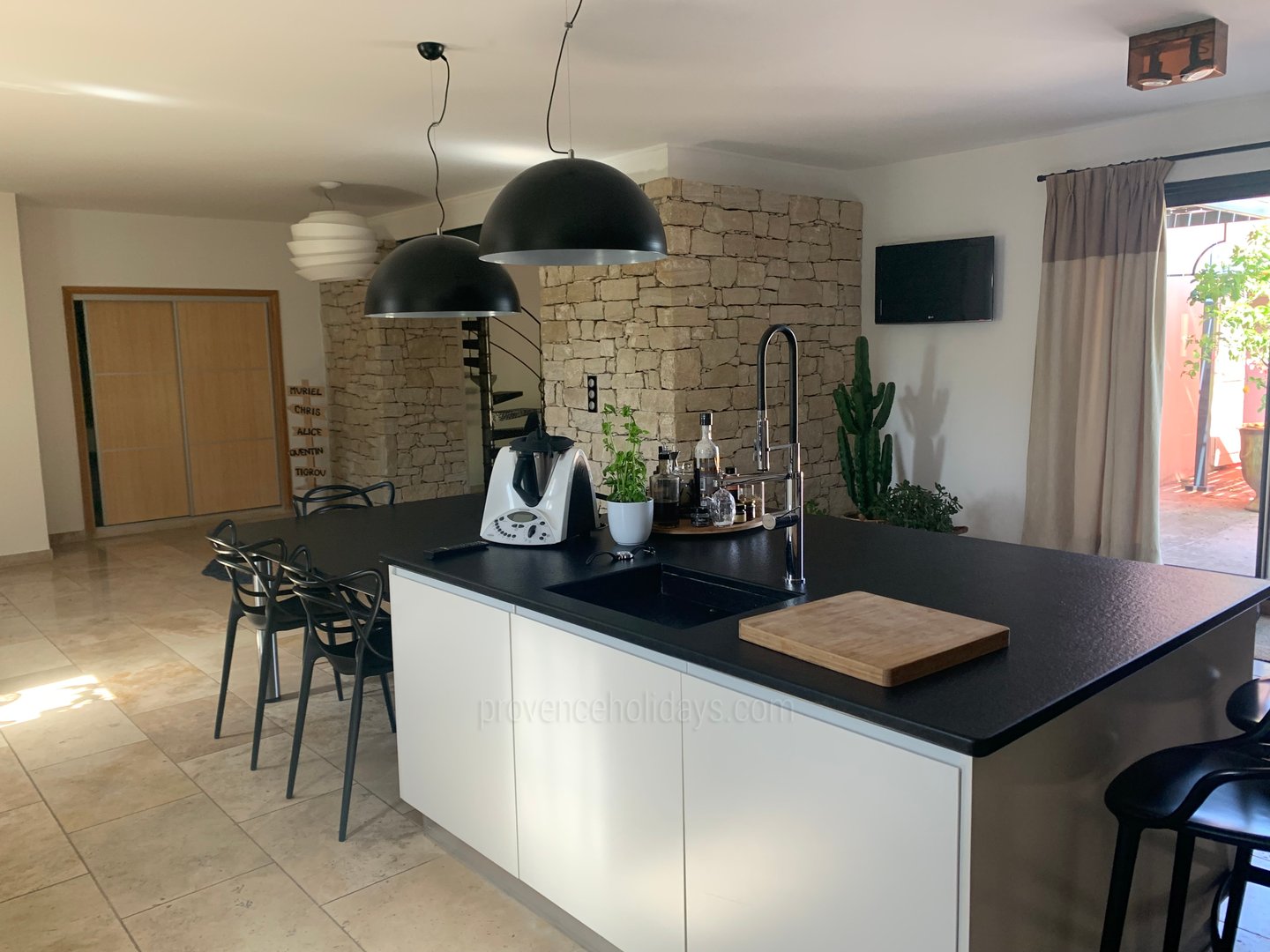 4 - Chez Thomas: Villa: Interior