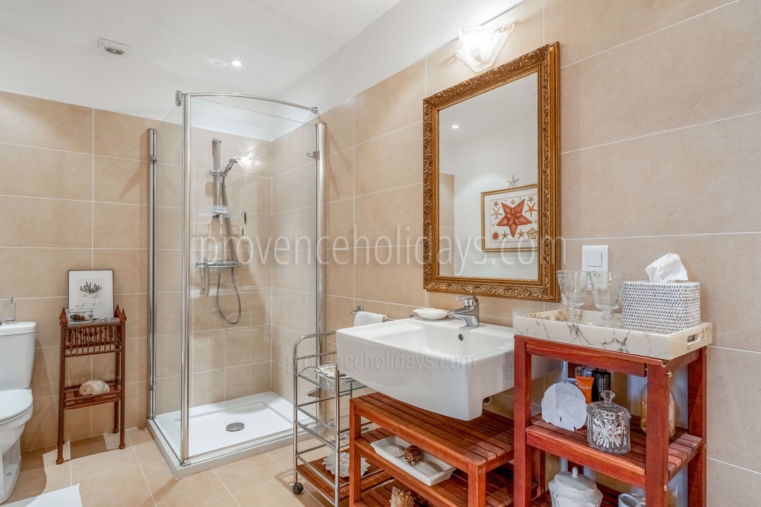44 - L\'Écrin de Lagnes: Villa: Bathroom