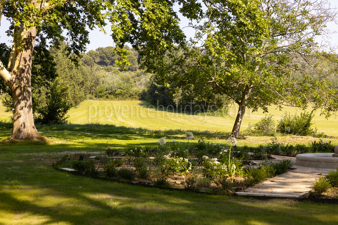 17 - Bastide Mouriès: Villa: Exterior