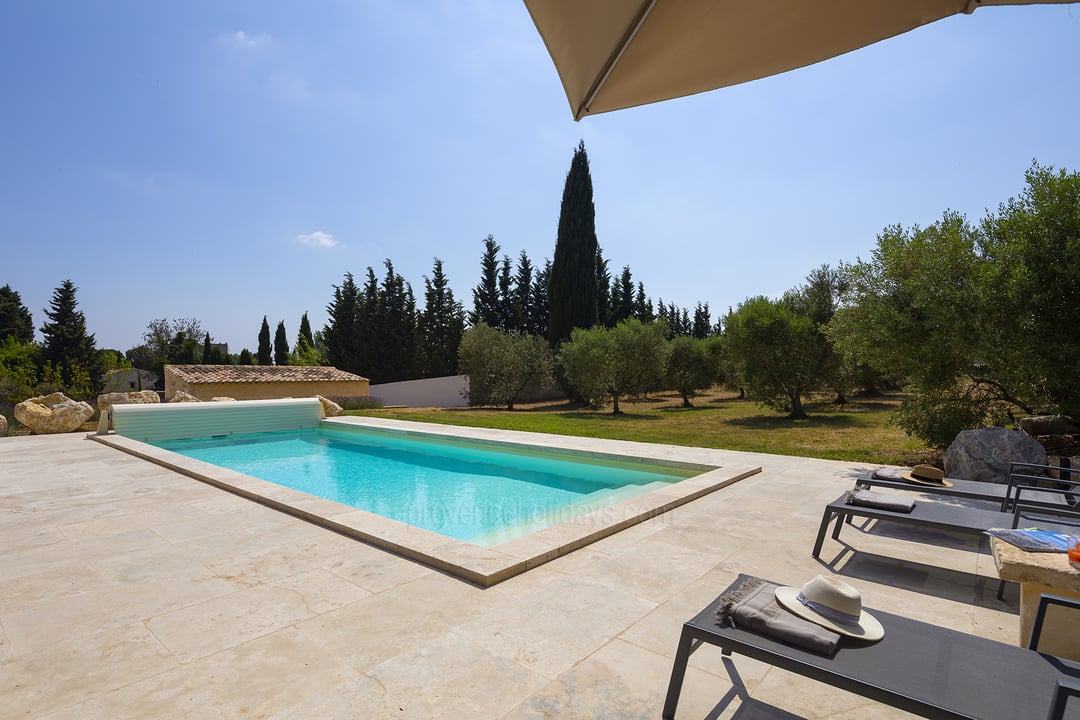 18 - Mas Alpilles: Villa: Pool