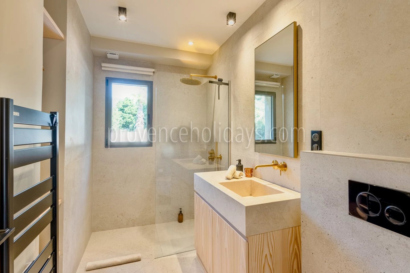 40 - Gerenoveerde villa in Rayol-Canadel-sur-Mer: Villa: Bathroom