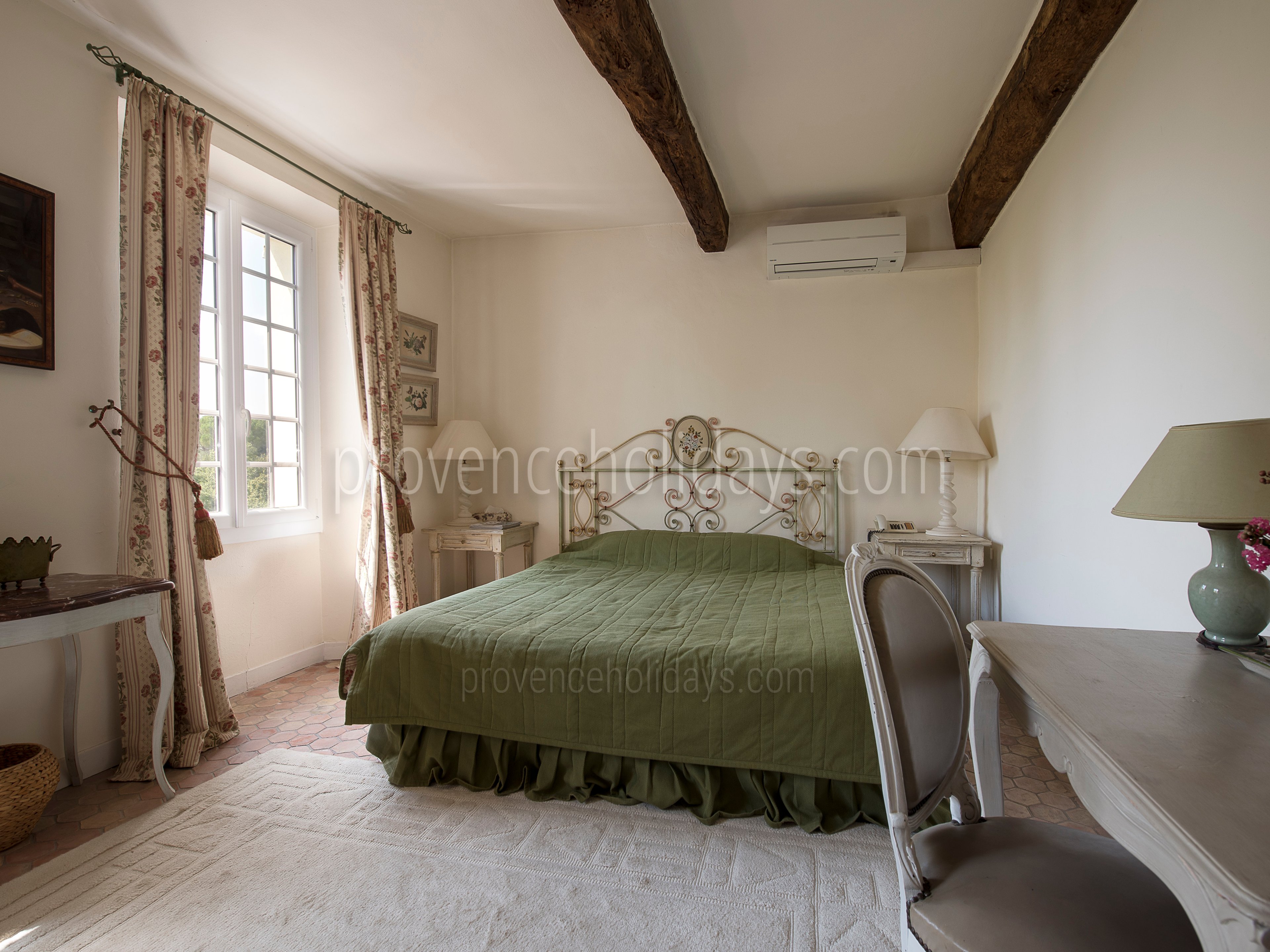 7 - Domaine Alta Vista: Villa: Bedroom