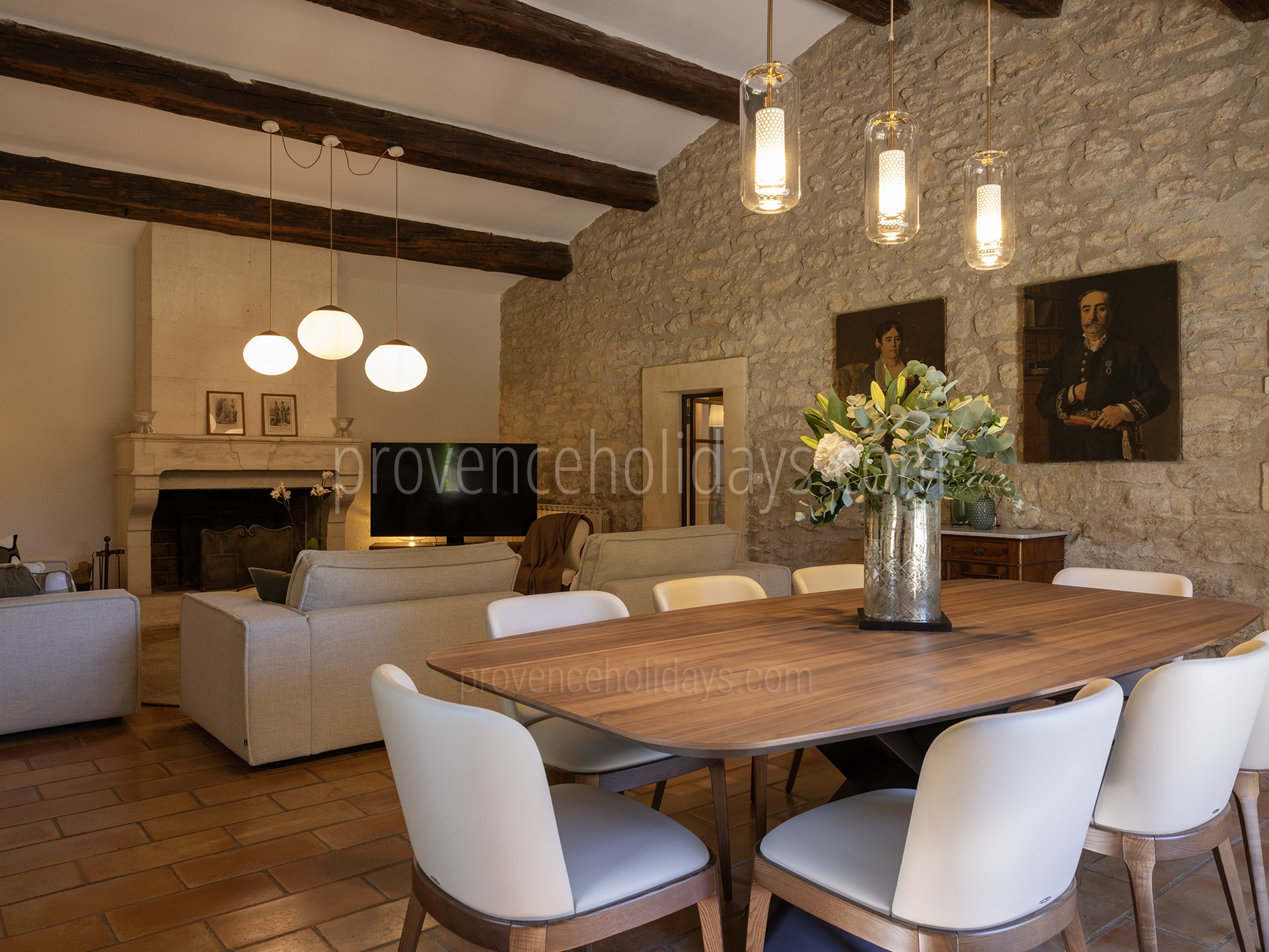 27 - Le Mas des Magnans: Villa: Interior
