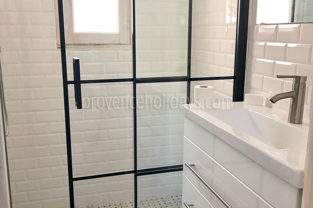 62 - Mas de Gordes: Villa: Bathroom