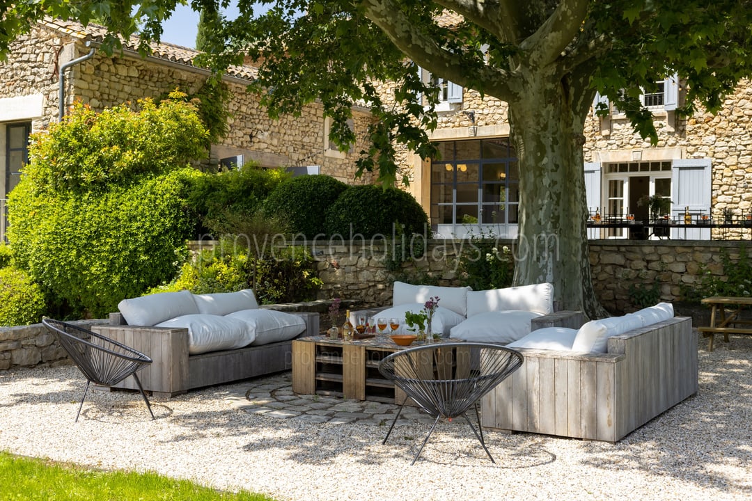 4 - Petite Bastide de Goult: Villa: Exterior