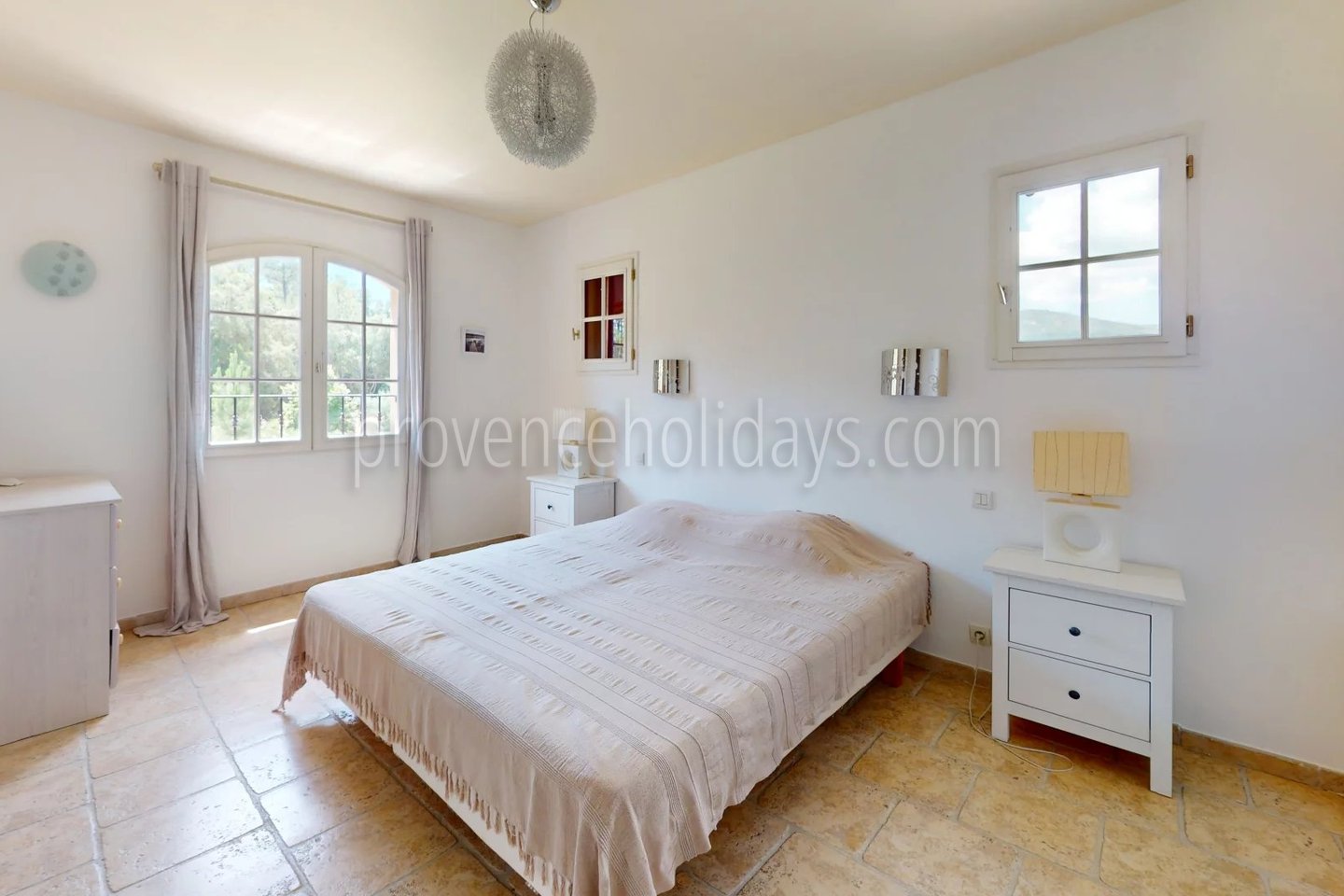 26 - Villa au cœur des vignes à Grimaud: Villa: Bedroom