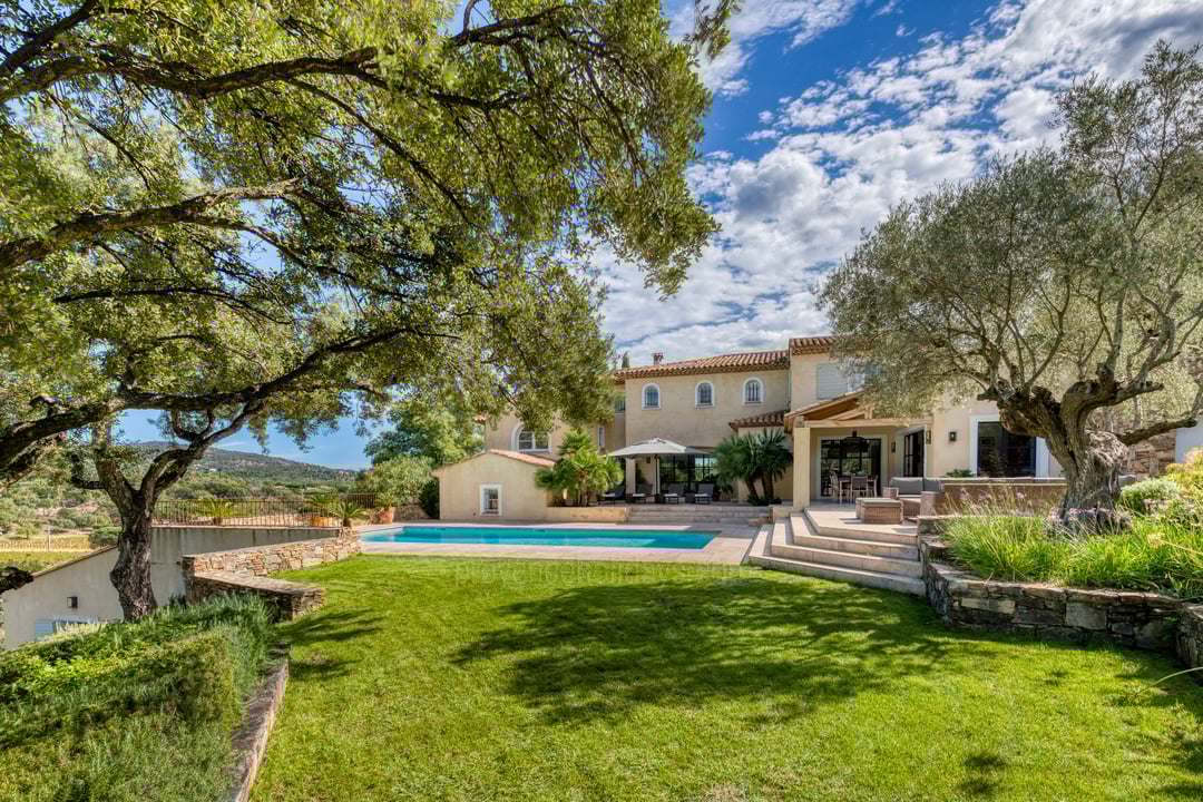 2 - Villa Luminosa: Villa: Exterior