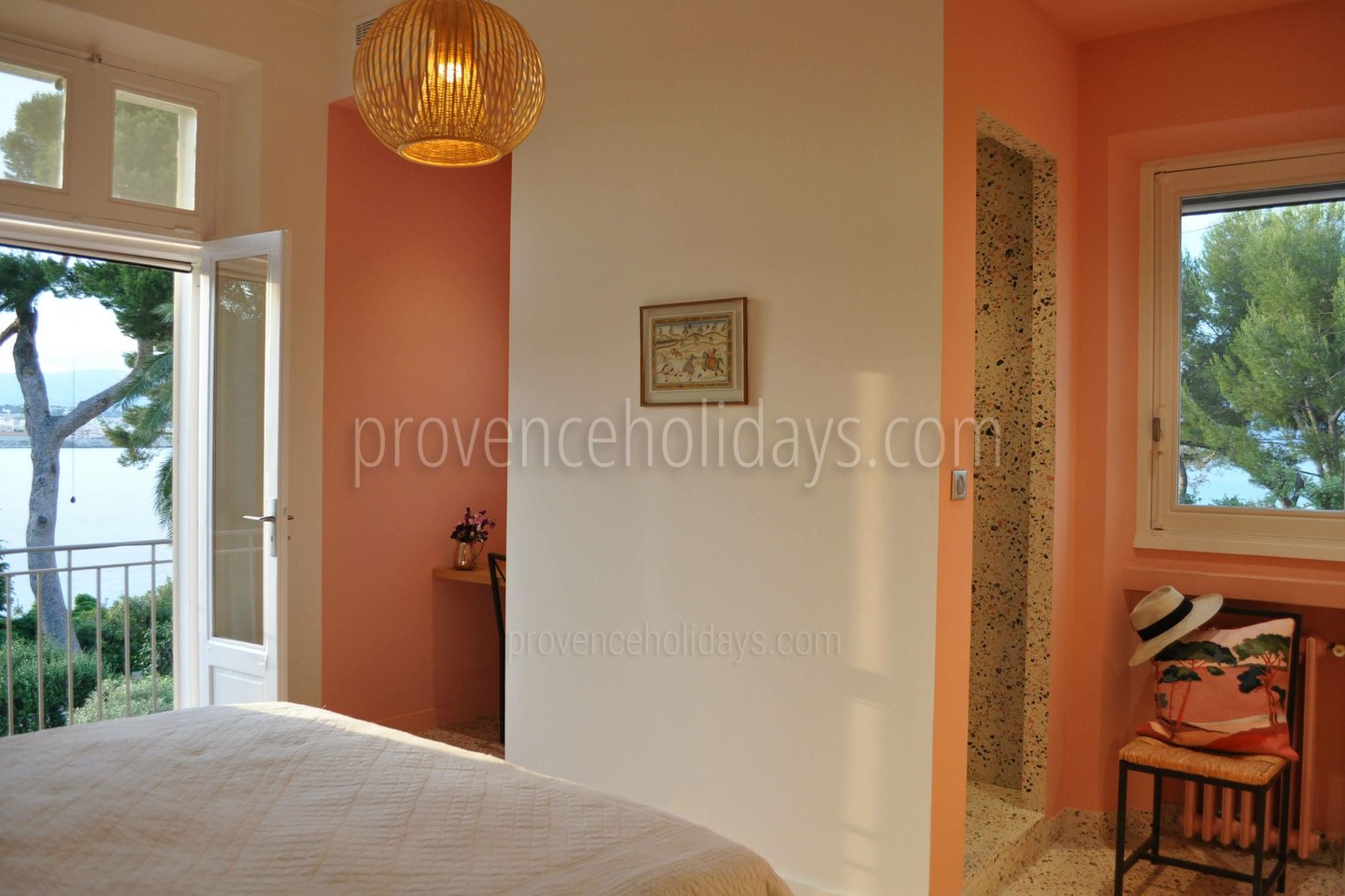 61 - Villa Cap d\'Antibes: Villa: Bedroom
