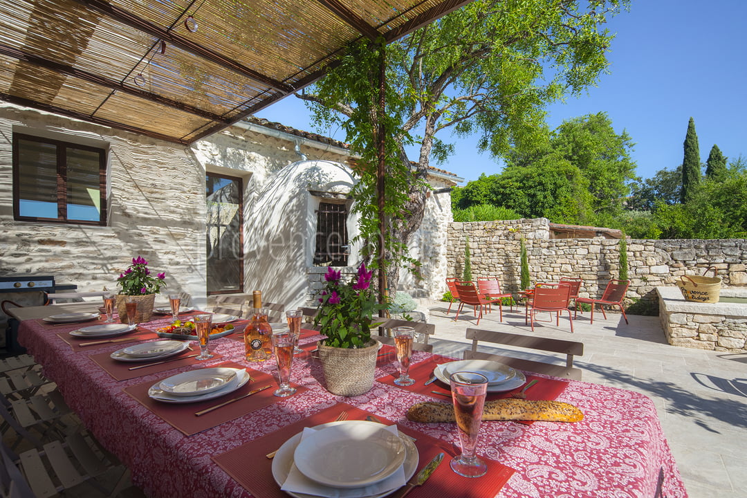 8 - Mas des Remparts: Villa: Exterior