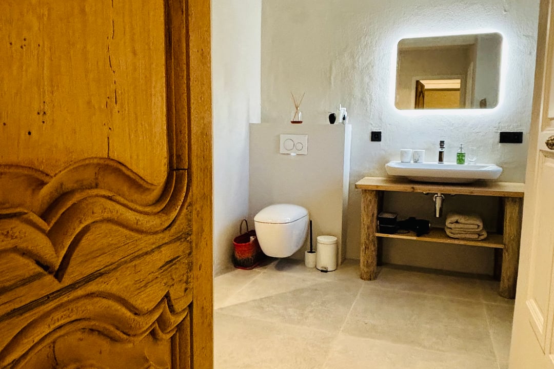 29 - Mas d\'Images: Villa: Bathroom