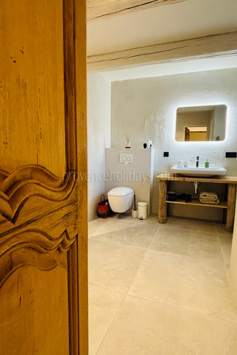 29 - Mas d\'Images: Villa: Bathroom