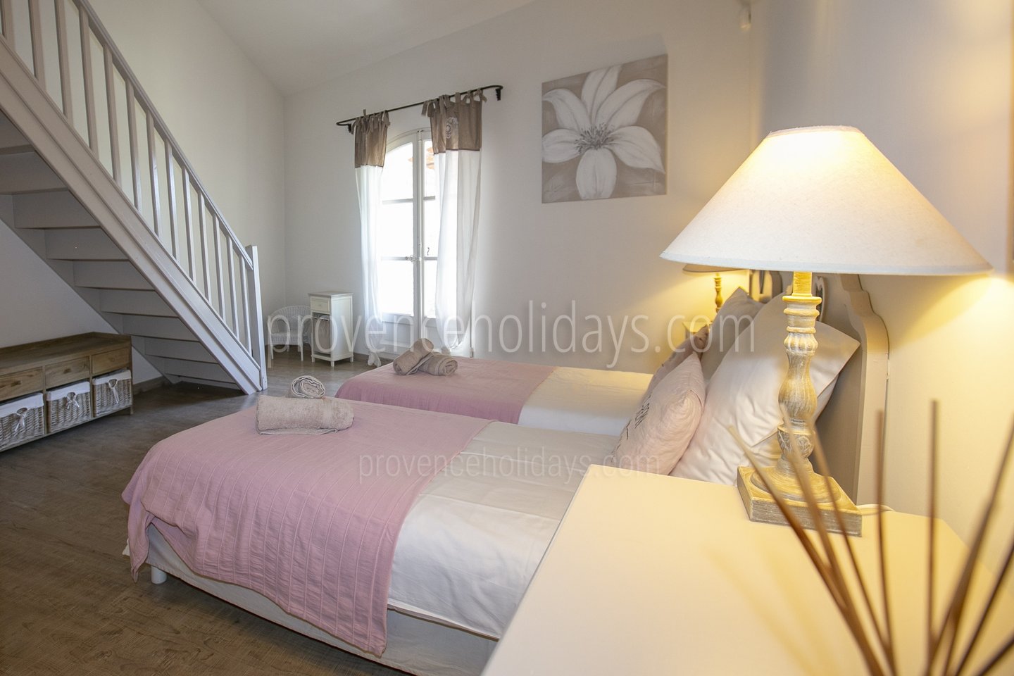 23 - Les Oliviers: Villa: Bedroom - 1 Room with  2 twins (90x200) and can be converted into 1 king(1)