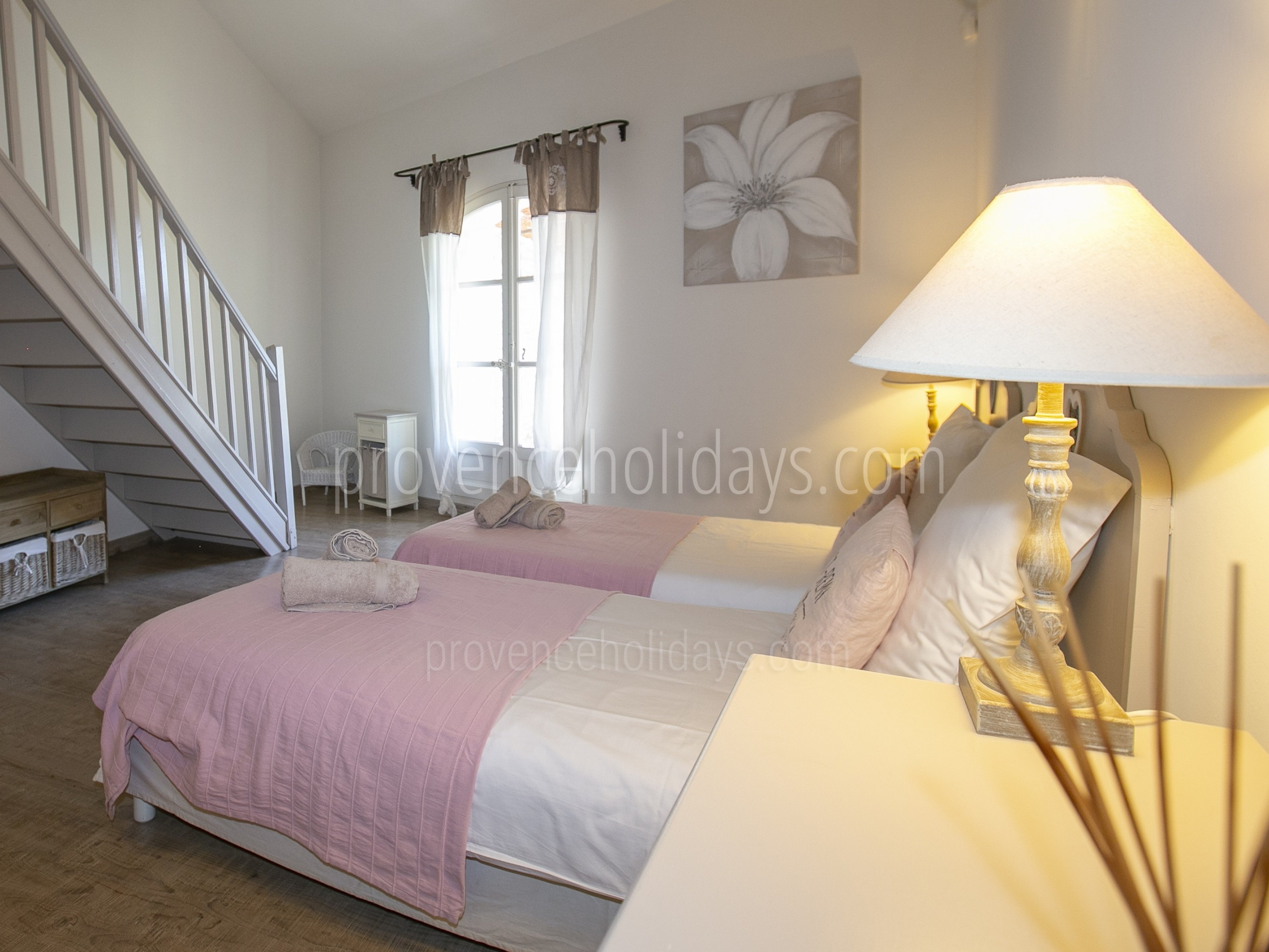 23 - Les Oliviers: Villa: Bedroom - 1 Room with  2 twins (90x200) and can be converted into 1 king(1)