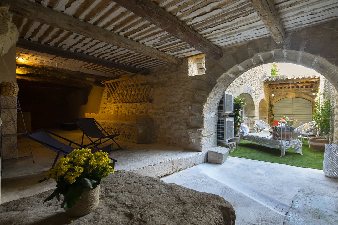 29 - Maison des Siècles: Villa: Interior