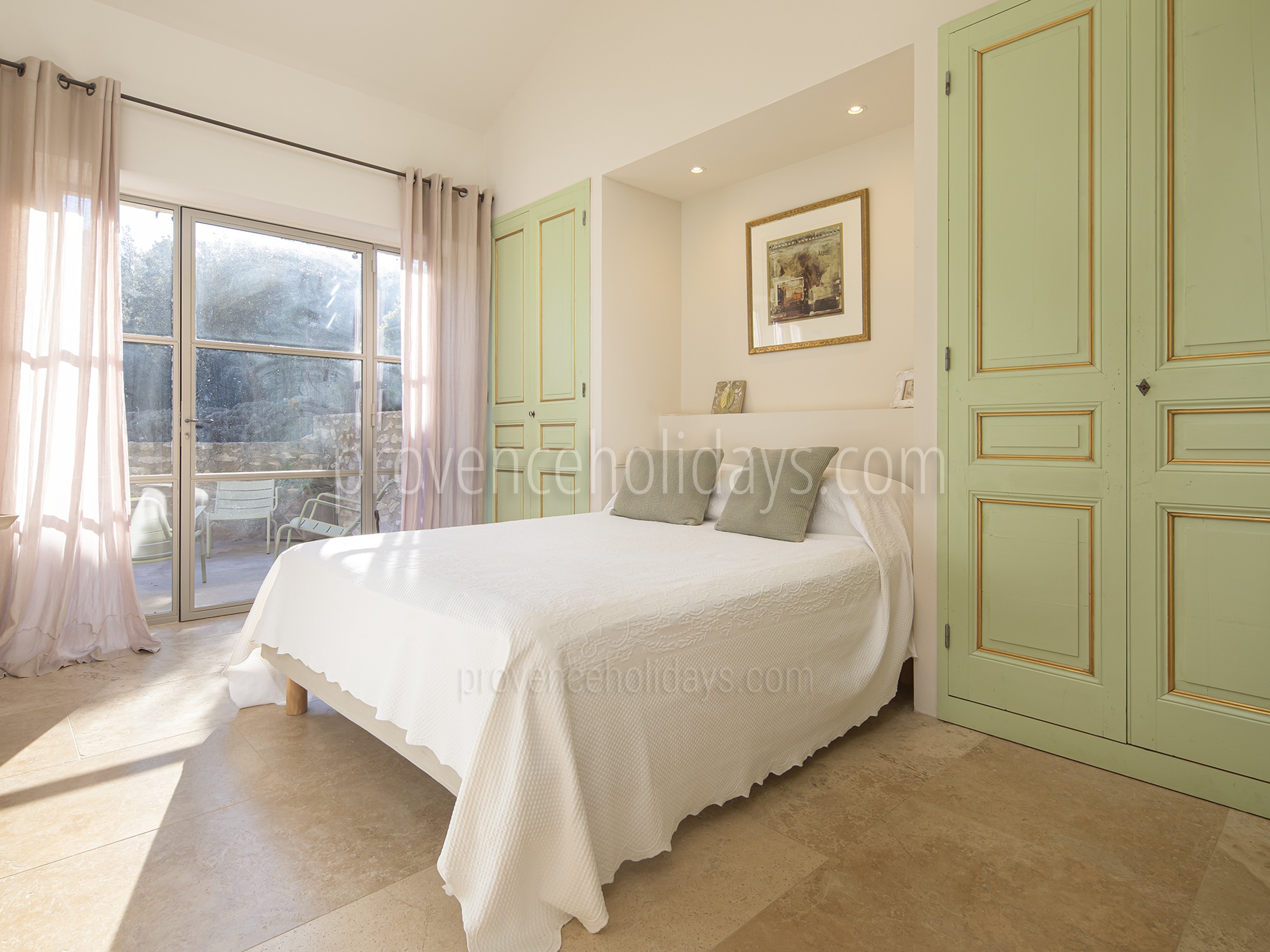 3 - Mas Harmonie: Villa: Bedroom