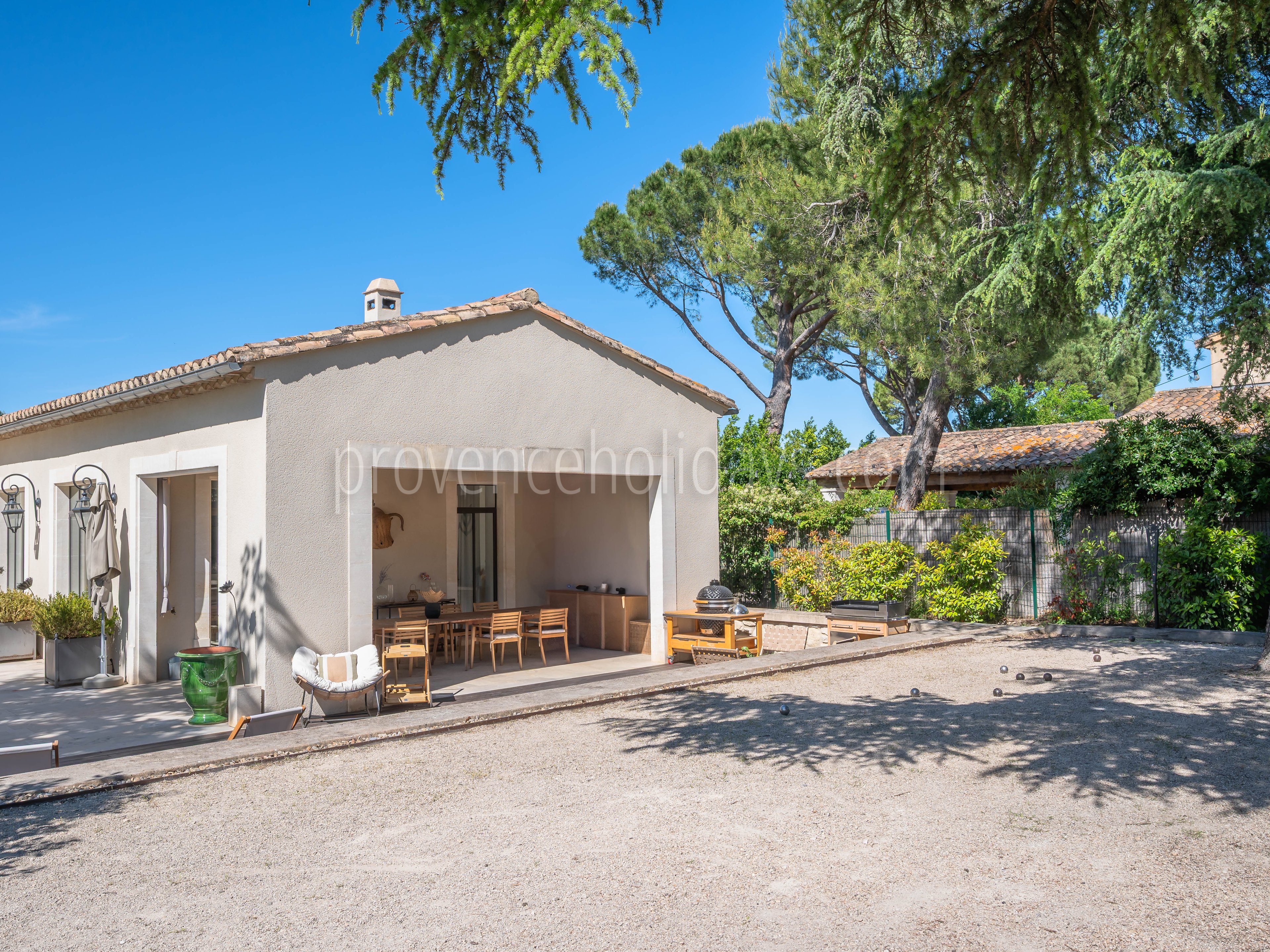 38 - Mas Van Gogh: Villa: Exterior