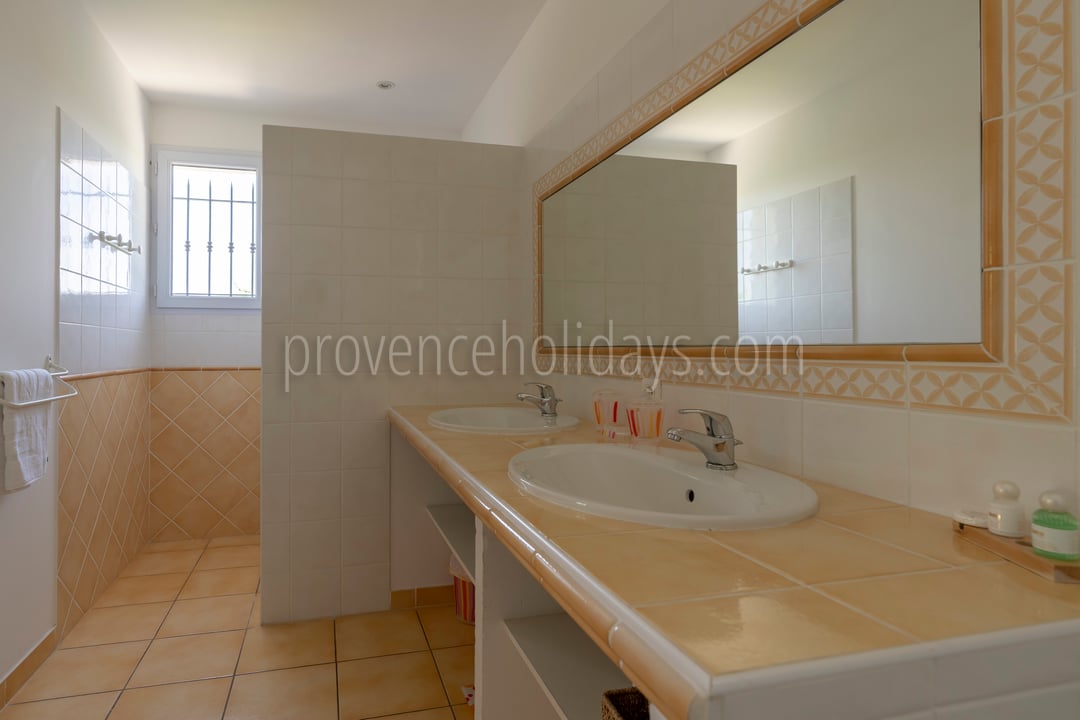 44 - Chez Alare: Villa: Bathroom