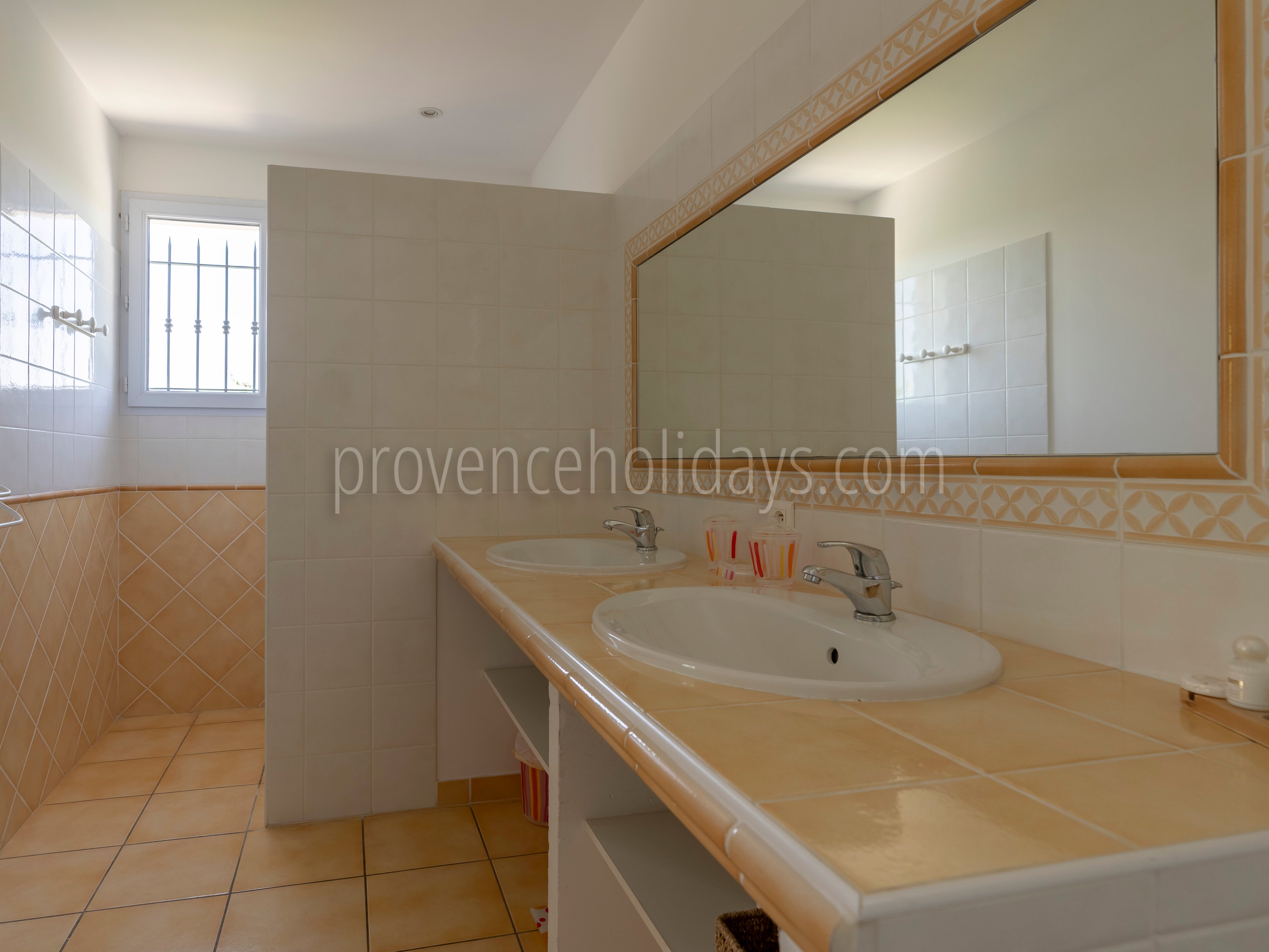 44 - Chez Alare: Villa: Bathroom