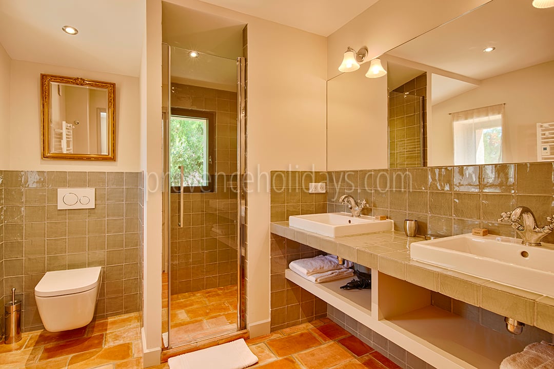 20 - Maison Eygalières: Villa: Bathroom