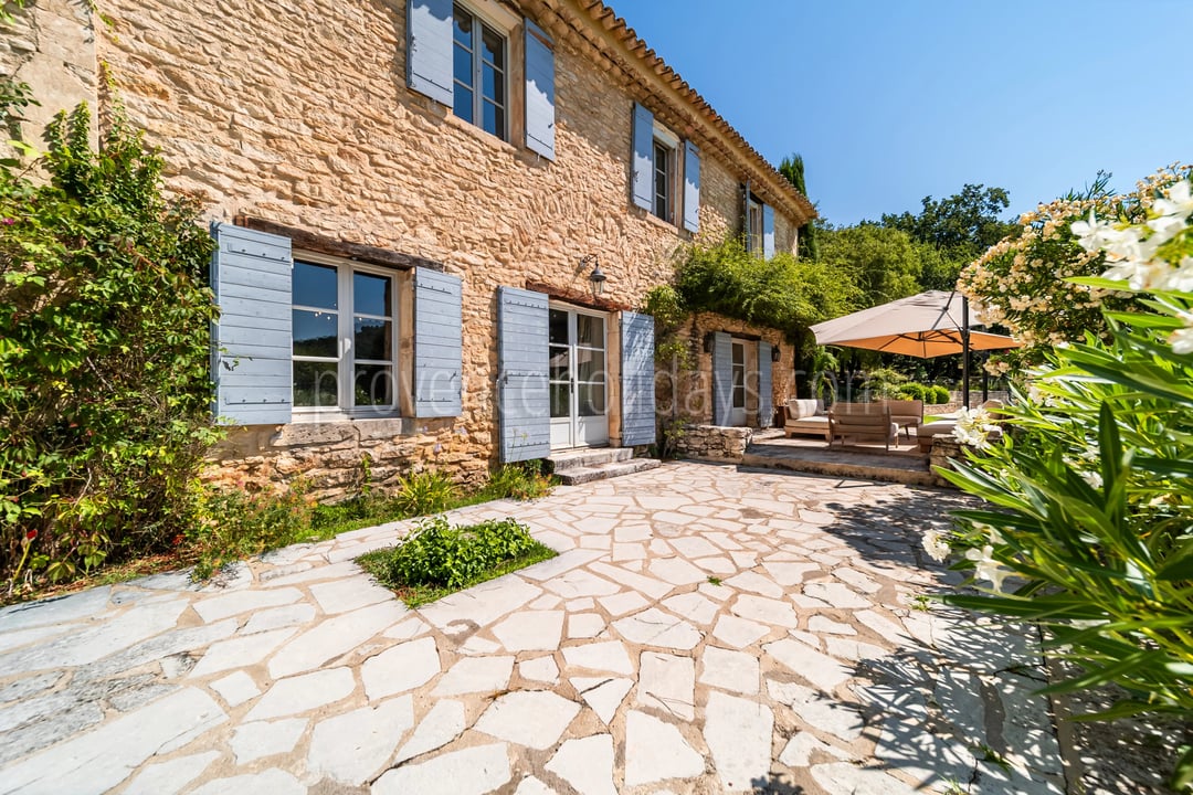 5 - Provençal mas in Ménerbes: Villa: Exterior