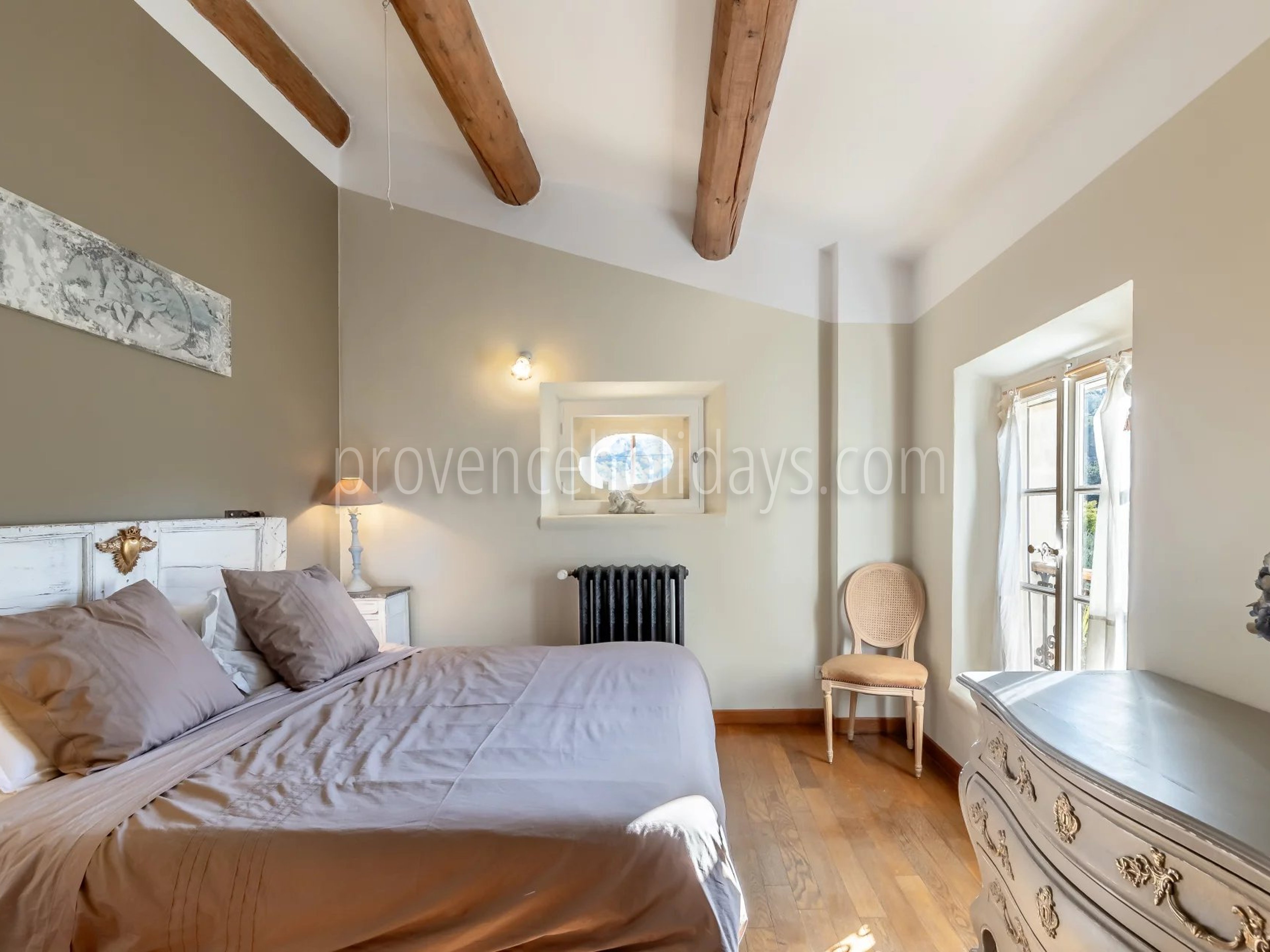 6 - Stone bastide in Cavaillon: Villa: Bedroom