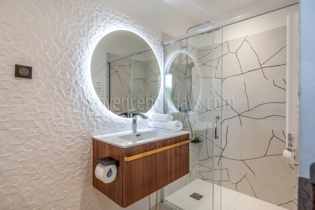 29 - Mas du Repos: Villa: Bathroom 6