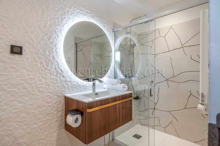 29 - Mas du Repos: Villa: Bathroom 6