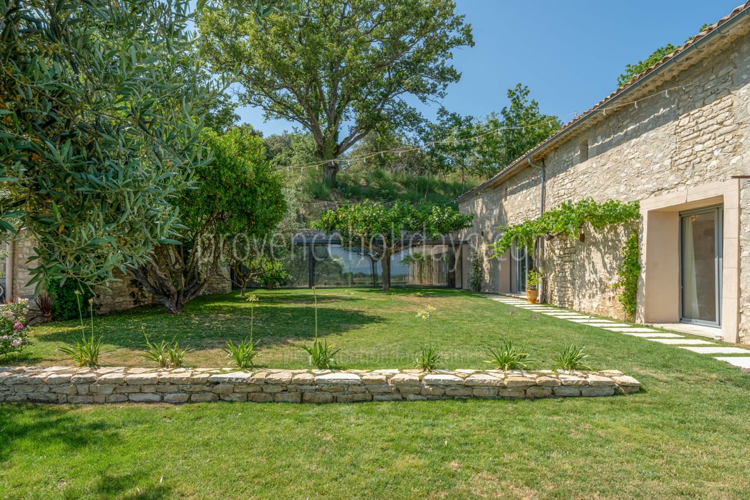 38 - Domaine de la Bouisse: Villa: Exterior