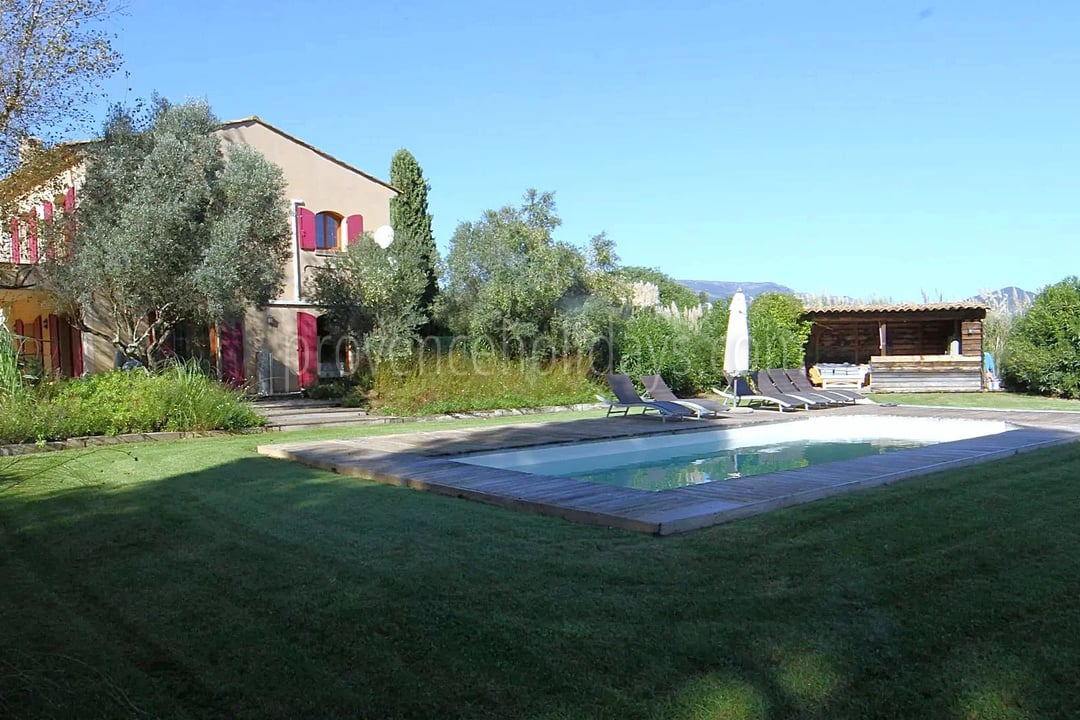 18 - Villa au cœur des vignes à Grimaud: Villa: Exterior