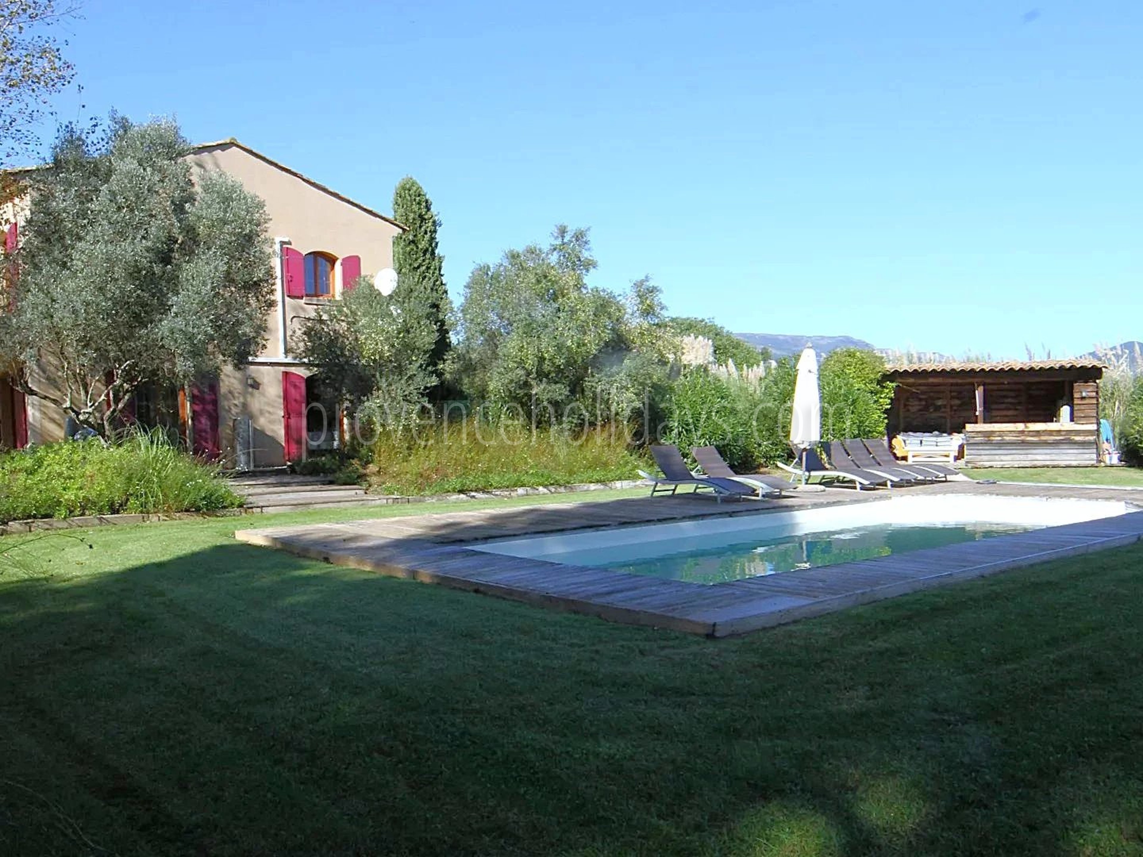 18 - Villa au cœur des vignes à Grimaud: Villa: Exterior