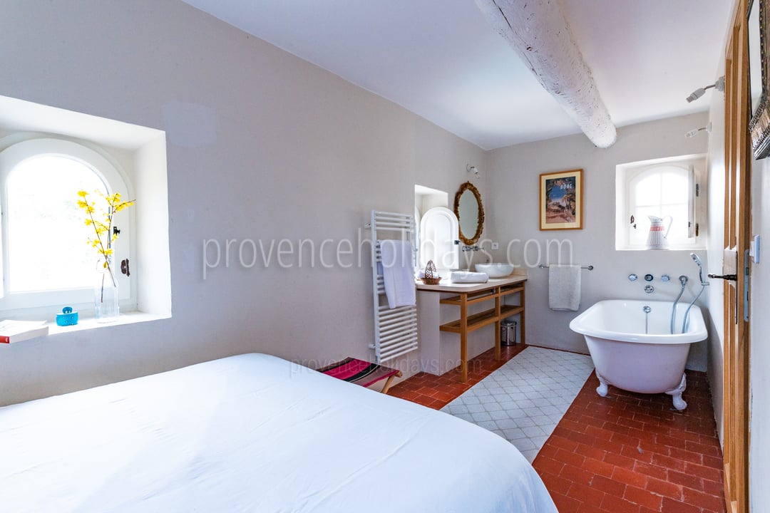39 - Maison du Soleil: Villa: Bedroom