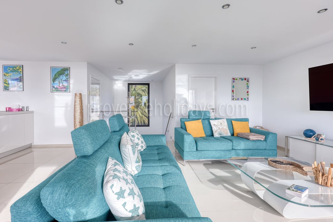 25 - Villa Sea Pearl: Villa: Interior