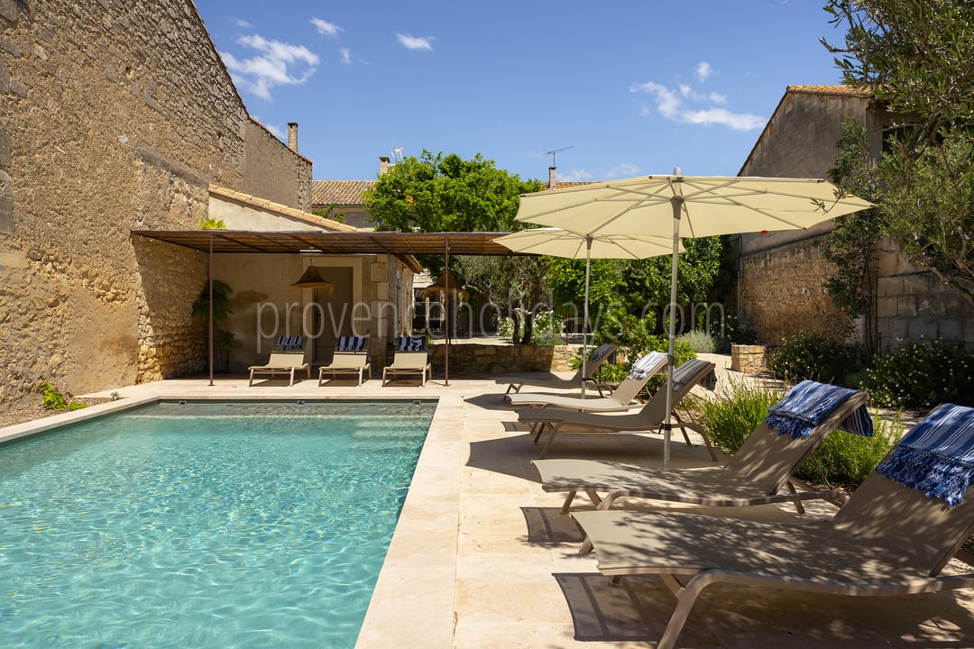 Groot dorpshuis met zwembad in Maussane-Les-Alpilles