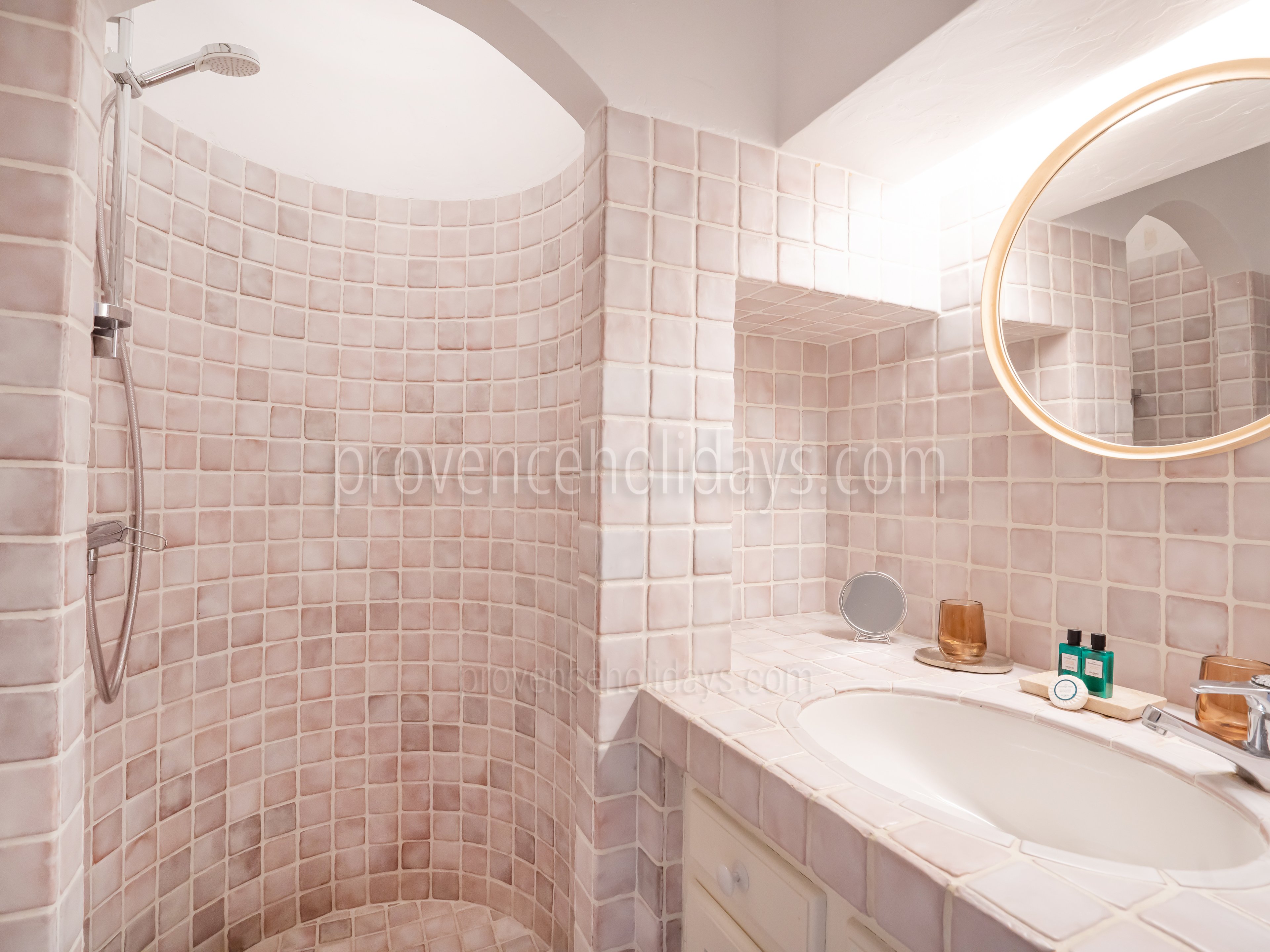 26 - Villa Beryl: Villa: Bathroom