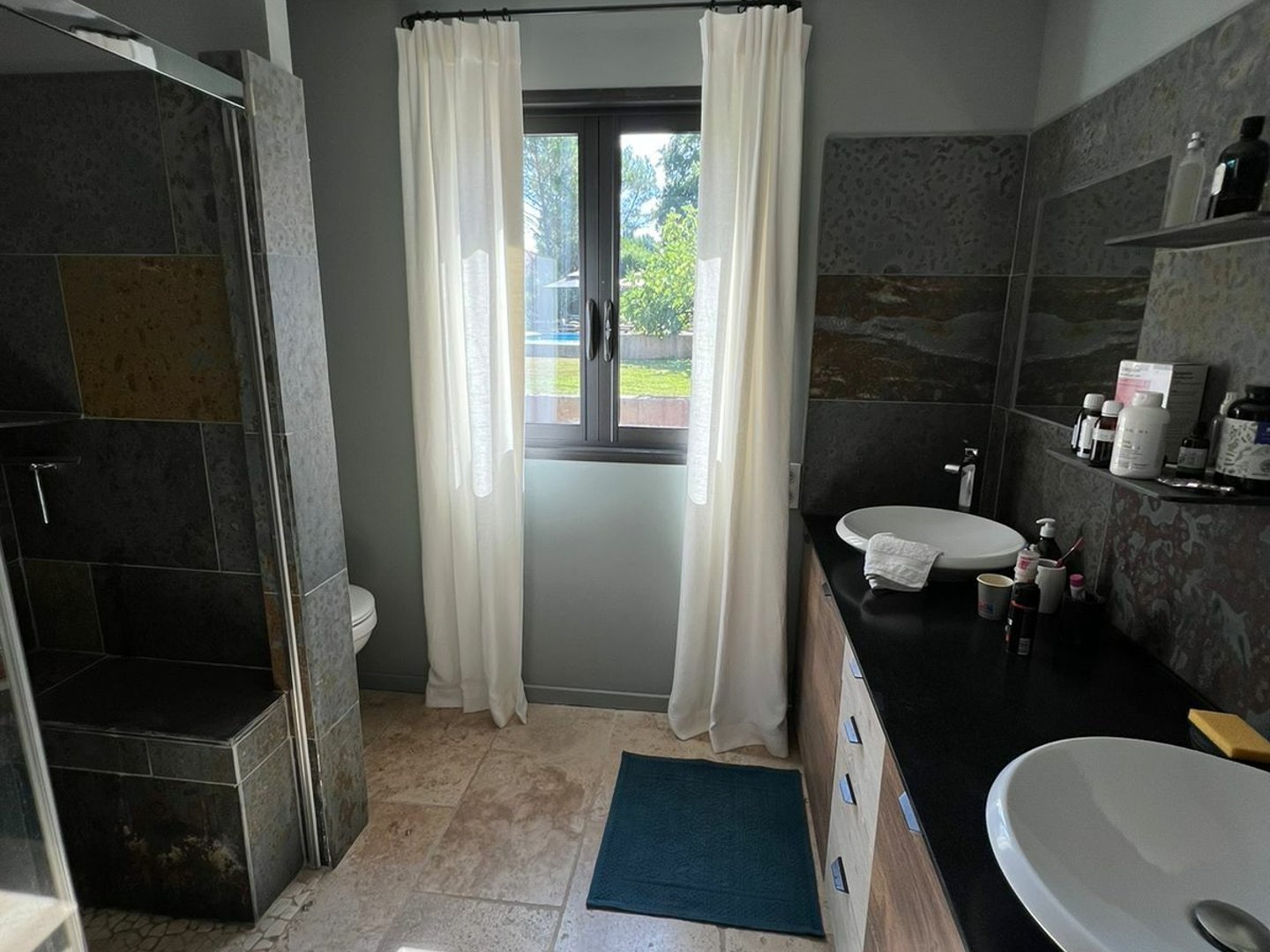 12 - Maison Louise: Villa: Bathroom
