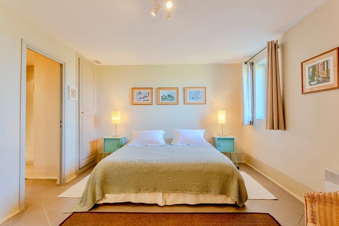 65 - Grand Mas de Cairanne: Villa: Bedroom