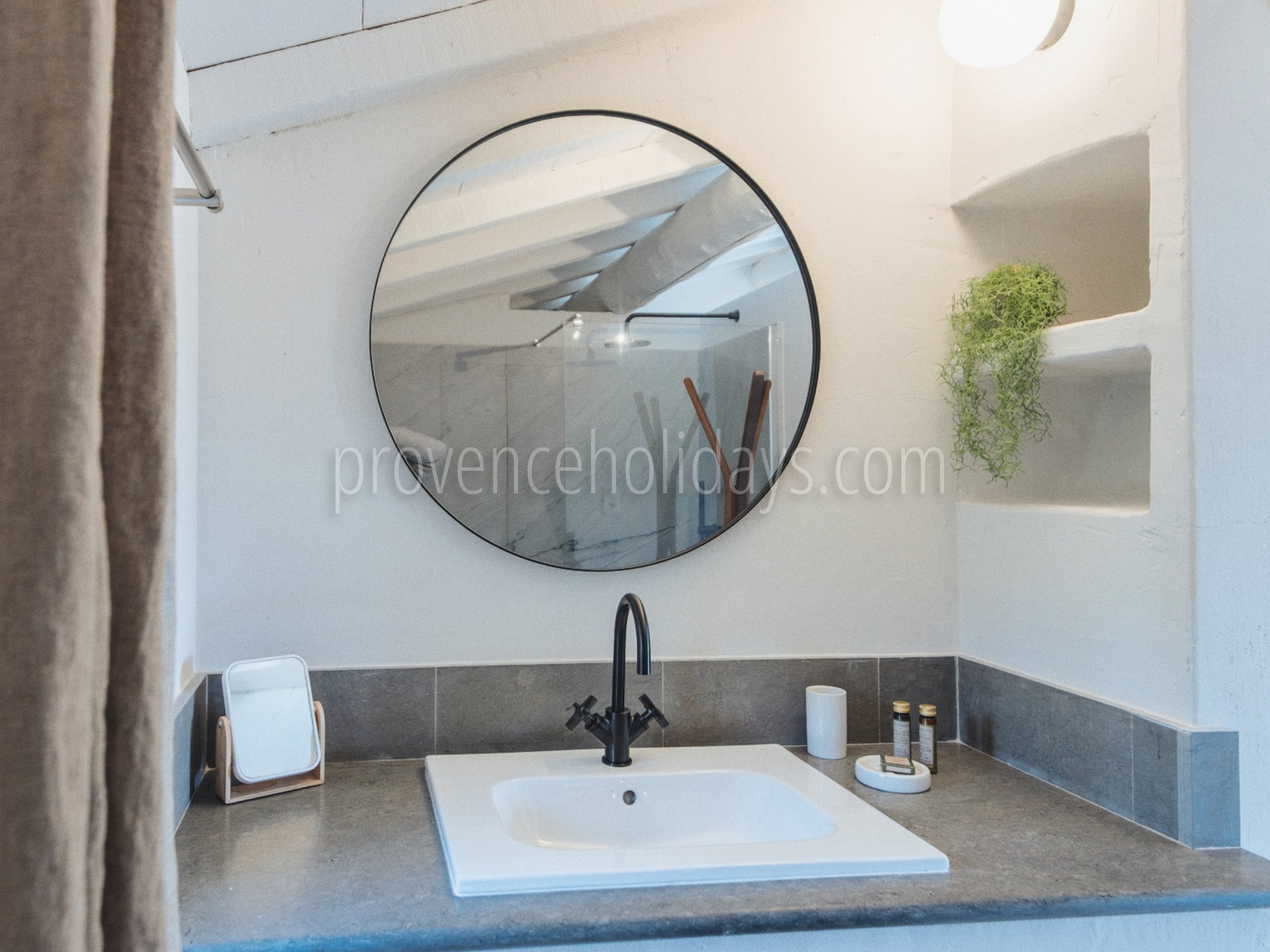 72 - Mas Calisson: Villa: Bathroom
