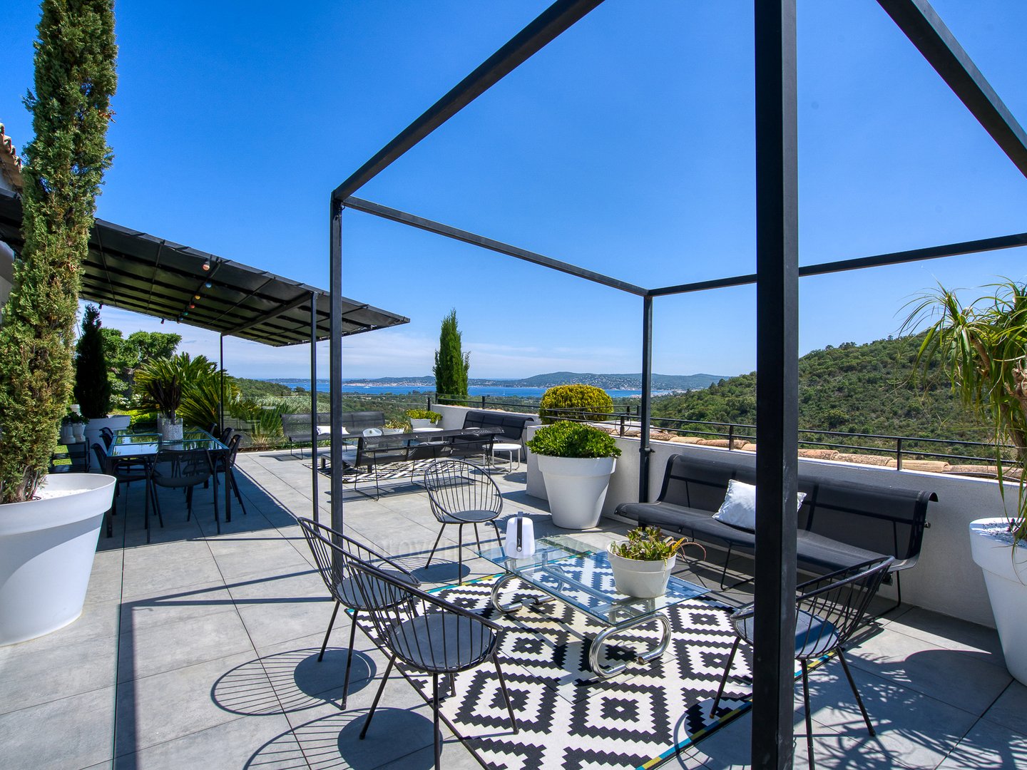 15 - Mistral Serene: Villa: Exterior