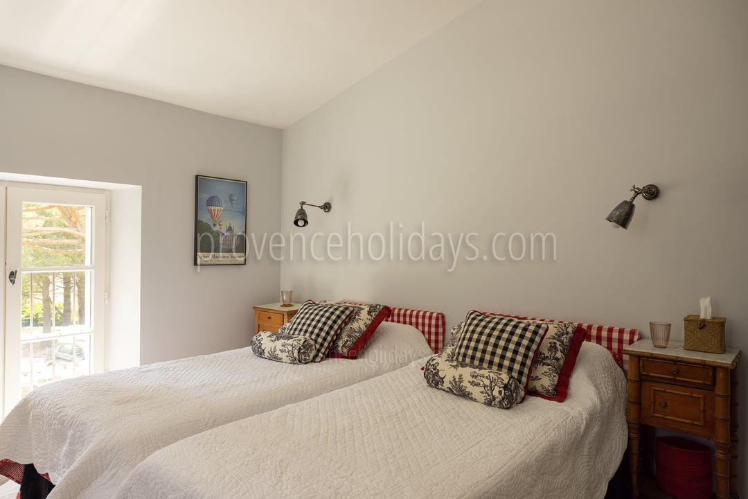 23 - Le Mas d\'Ansouis: Villa: Bedroom